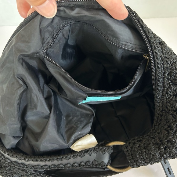 Black Sak Crocheted Sling Purse - Picture 4 of 7